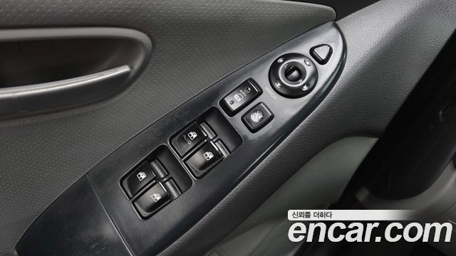 Hyundai AVANTE 2009 — photo 17