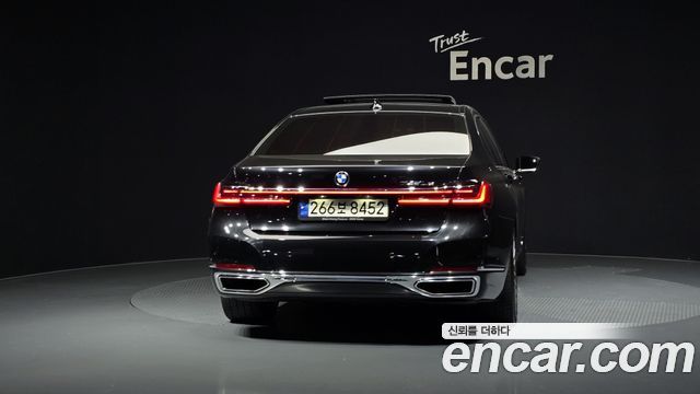 BMW 7-Series 2021 — photo 4