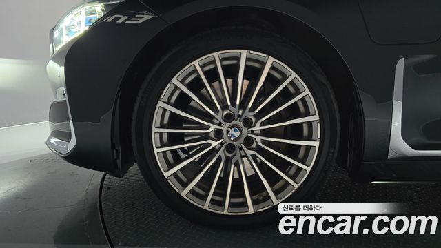 BMW 7-Series 2021 — photo 5