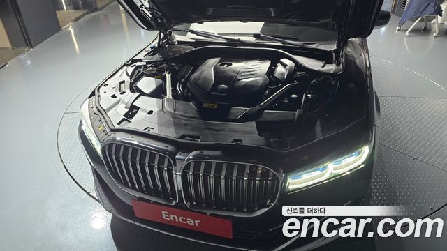 BMW 7-Series 2021 — photo 6