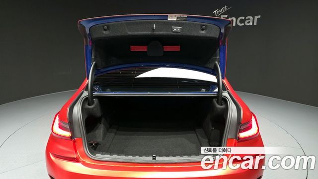 BMW 3-Series 2021 — photo 20