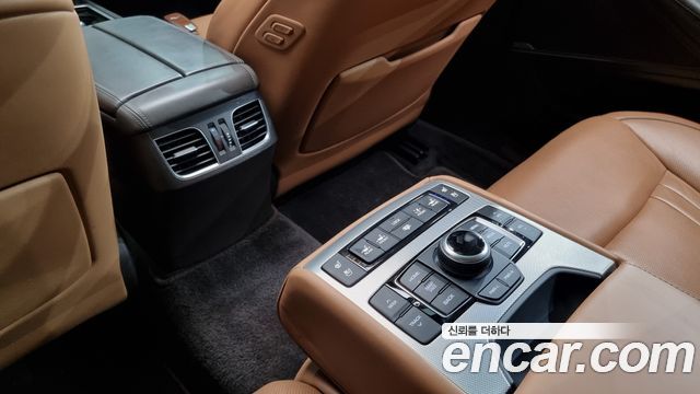Genesis G80 2018 — photo 16