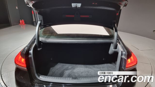 Genesis G80 2018 — photo 20