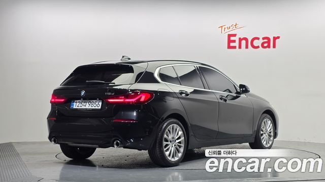 BMW 1-Series 2021 — photo 2