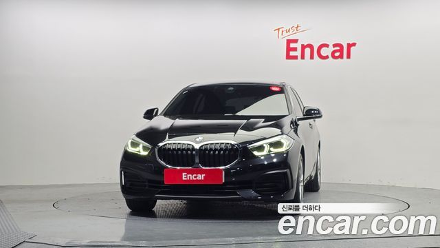 BMW 1-Series 2021 — photo 3