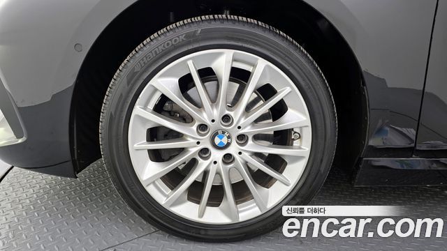 BMW 1-Series 2021 — photo 5