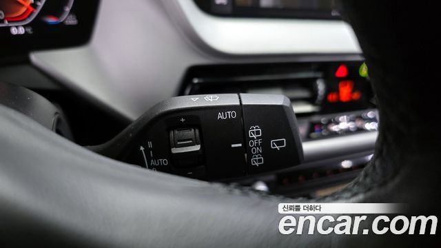 BMW 1-Series 2021 — photo 18
