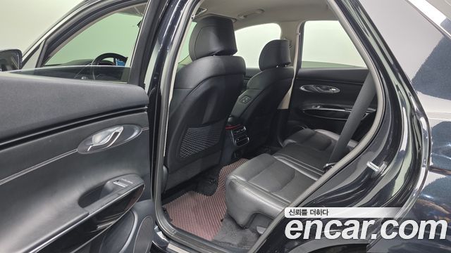 Genesis GV70 2021 — photo 17