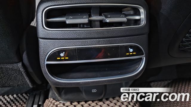 Genesis GV70 2021 — photo 18