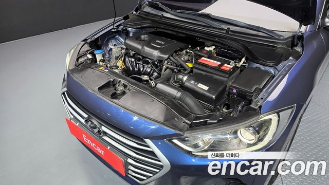 Hyundai AVANTE 2017 — photo 6