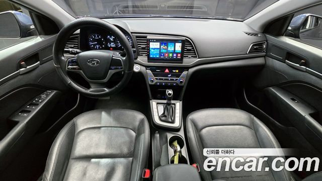 Hyundai AVANTE 2017 — photo 7