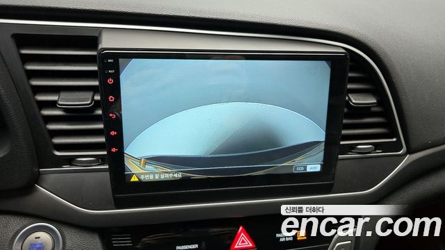 Hyundai AVANTE 2017 — photo 16