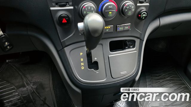 Hyundai Starex 2014 — photo 9