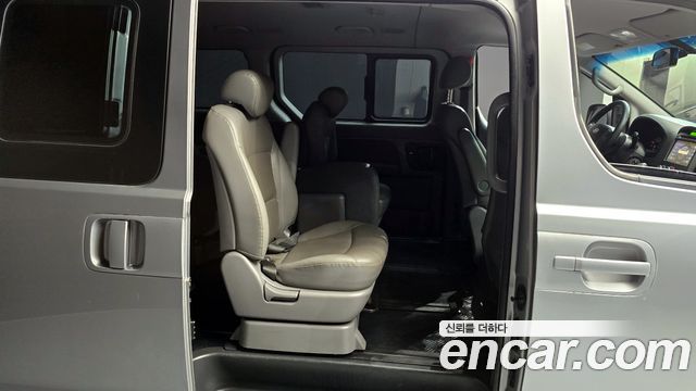 Hyundai Starex 2014 — photo 13