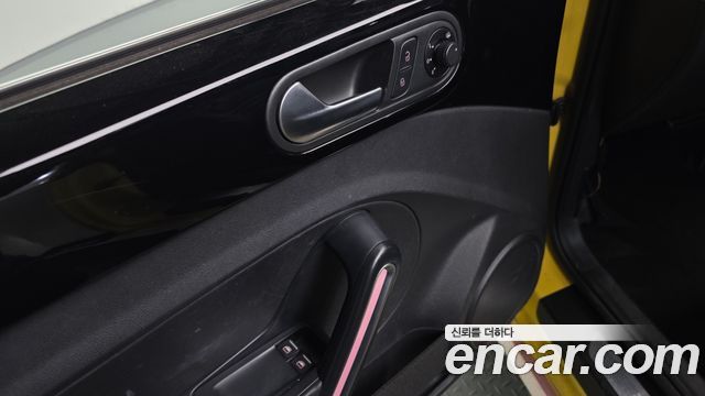 Volkswagen Beatle 2013 — photo 17
