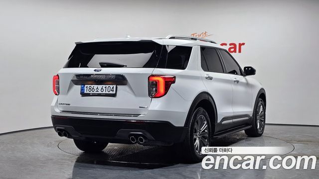 Ford Explorer 2021 — photo 2