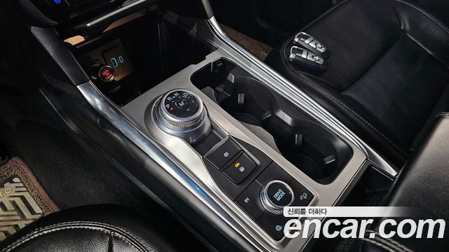 Ford Explorer 2021 — photo 9