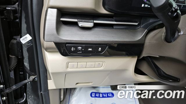 Kia Canival 2023 — photo 12