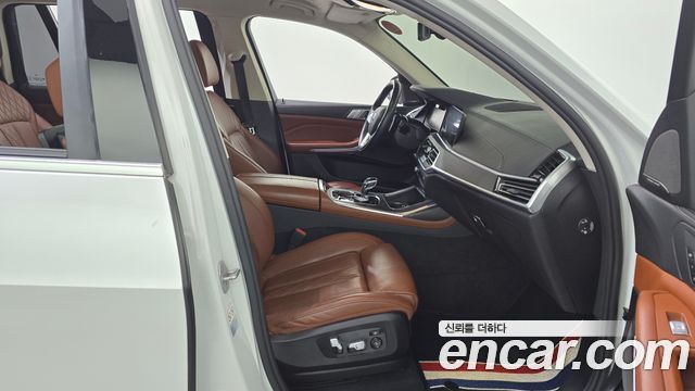 BMW X7 2021 — photo 11