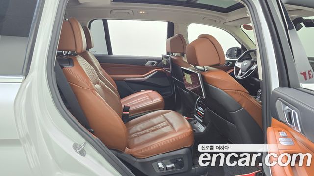 BMW X7 2021 — photo 12