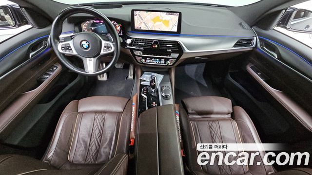 BMW Gran Turismo 2023 — photo 7