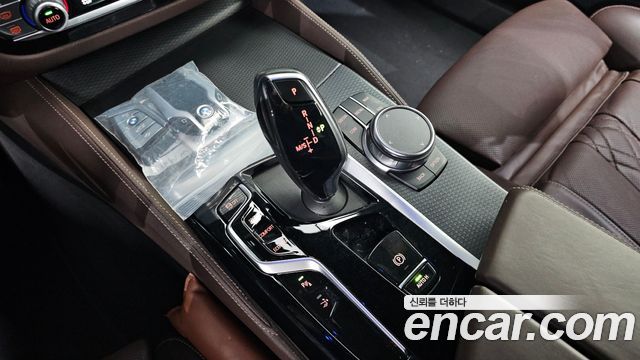 BMW Gran Turismo 2023 — photo 9