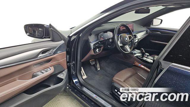 BMW Gran Turismo 2023 — photo 10
