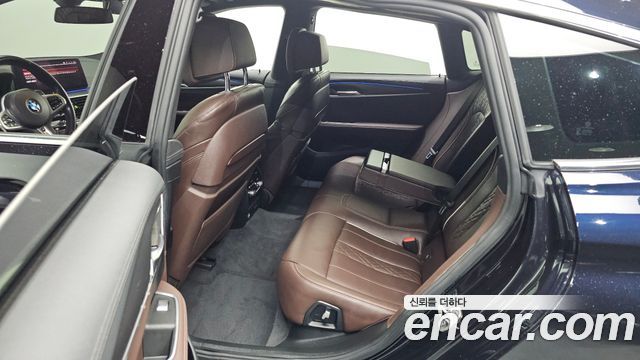 BMW Gran Turismo 2023 — photo 11