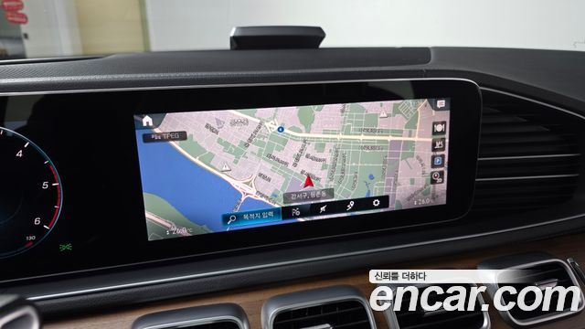 Mercedes-Benz GLS-Class 2021 — photo 15