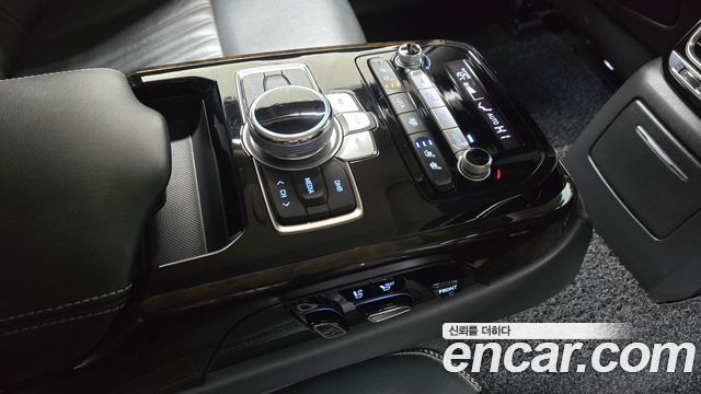 Genesis G90 2019 — photo 19