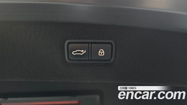 Genesis G90 2019 — photo 20
