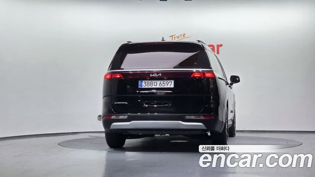 Kia Canival 2023 — photo 4