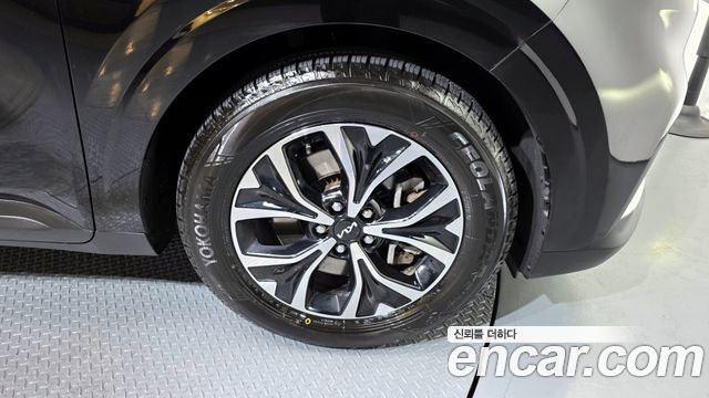 Kia Canival 2023 — photo 5