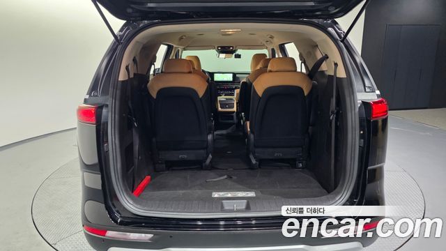 Kia Canival 2023 — photo 20