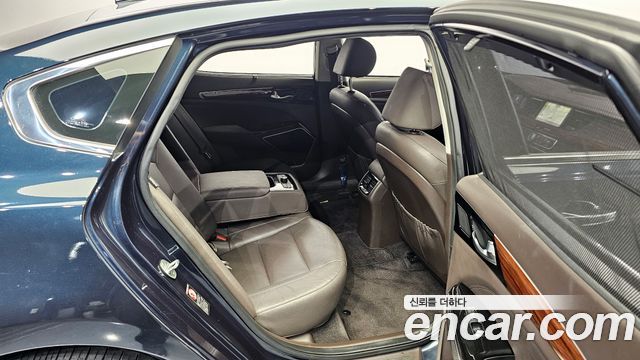 Kia K7 2016 — photo 12