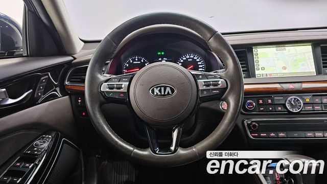 Kia K7 2016 — photo 13