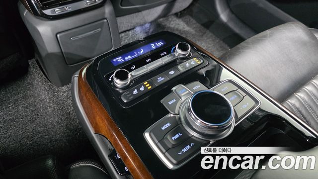 Genesis EQ900 2016 — photo 18