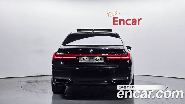 BMW 7-Series 2022 — photo 4