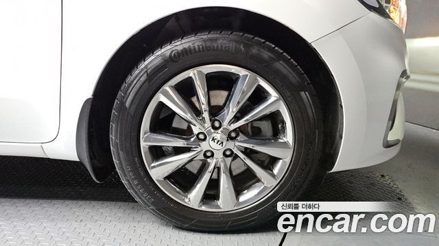 Kia Canival 2019 — photo 5