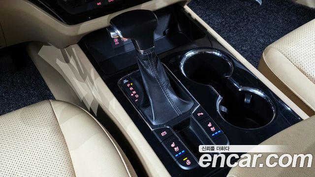 Kia Canival 2019 — photo 9