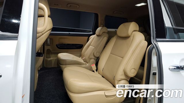 Kia Canival 2019 — photo 12