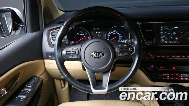 Kia Canival 2019 — photo 13