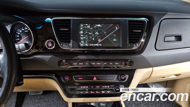 Kia Canival 2019 — photo 15