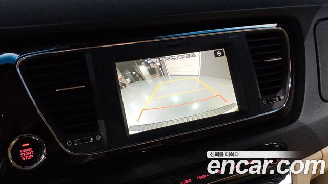 Kia Canival 2019 — photo 16