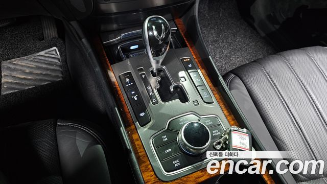Hyundai Equus 2012 — photo 9