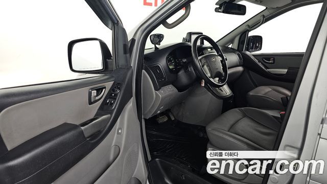 Hyundai Starex 2015 — photo 11