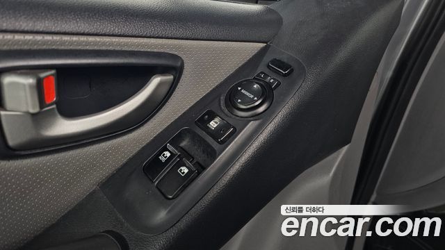 Hyundai Starex 2015 — photo 17