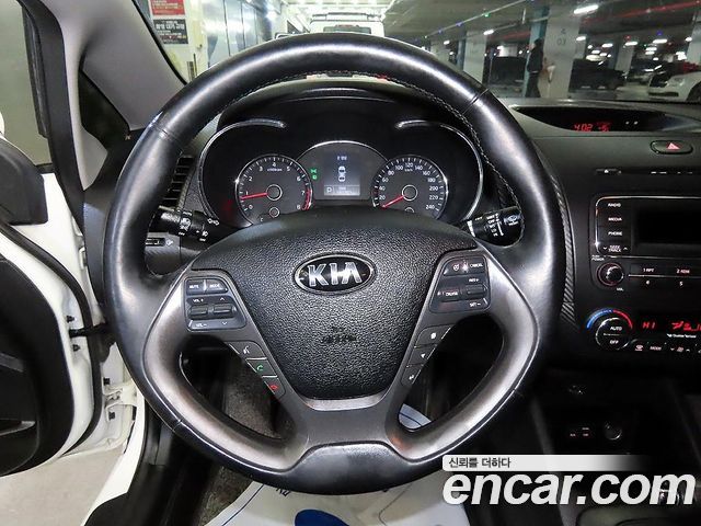 Kia K3 2015 — photo 8
