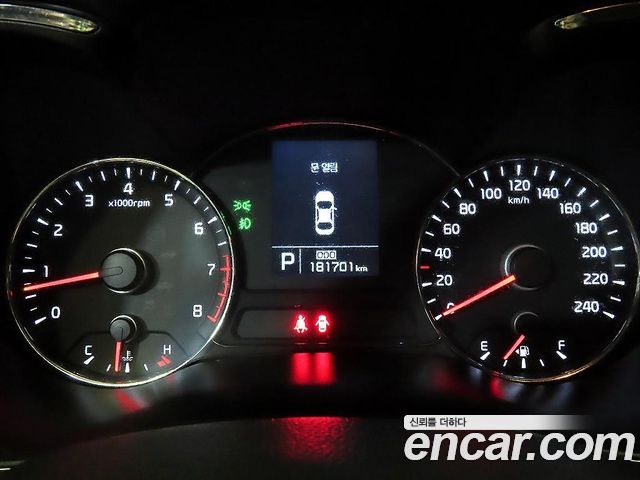 Kia K3 2015 — photo 9