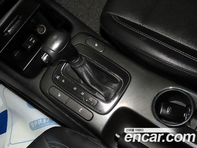 Kia K3 2015 — photo 12